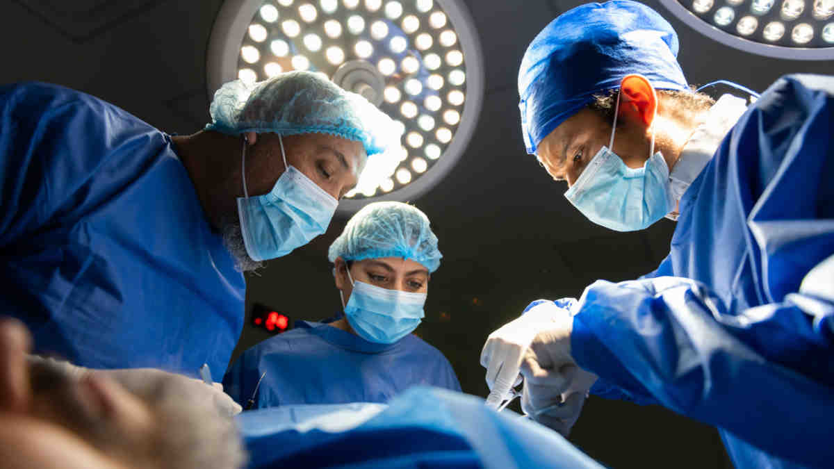 EventhebestsurgeonscantseeeverythingwiththenakedeyePicGettyImages